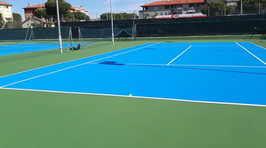 Campi Tennis in resina Porto Recanati (MC)